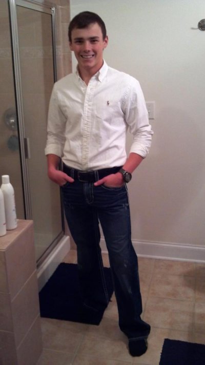 Watch Brett Moffitt's leaked NSFW photo on TwXstars