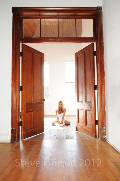 Watch Claire Sinclair's leaked NSFW photo on TwXstars