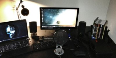 Watch theRadBrad's leaked NSFW photo on TwXstars