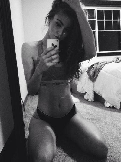 Watch Amberleigh West's leaked NSFW photo on TwXstars