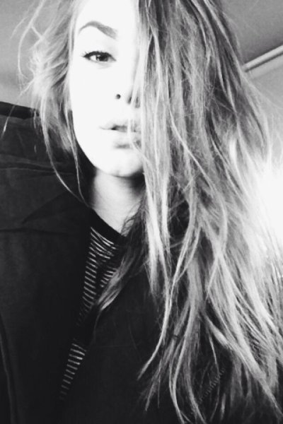 Watch Amberleigh West's leaked NSFW photo on TwXstars