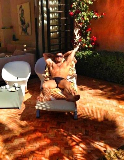 Watch Damien Crosse's leaked NSFW photo on TwXstars