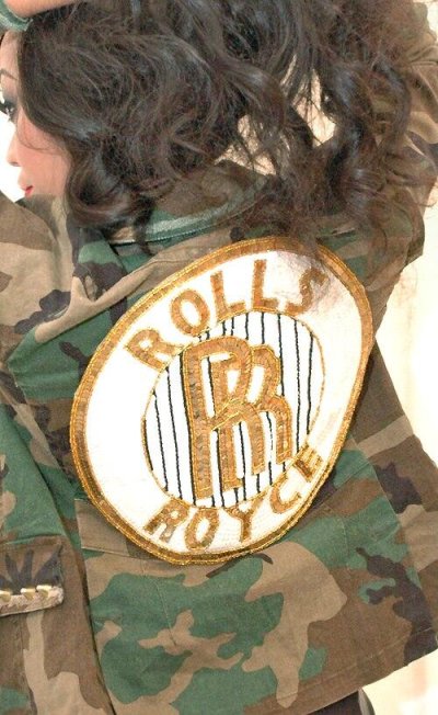 Watch Dee's leaked NSFW photo on TwXstars