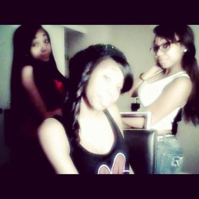 Watch Lezzy Lez's leaked NSFW photo on TwXstars