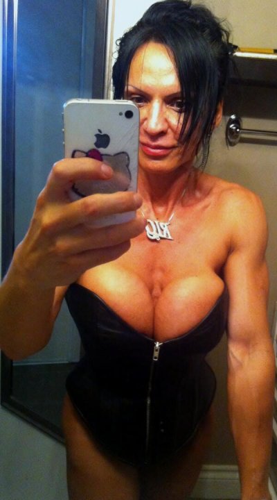 Watch XxXRhondaLee's leaked NSFW photo on TwXstars