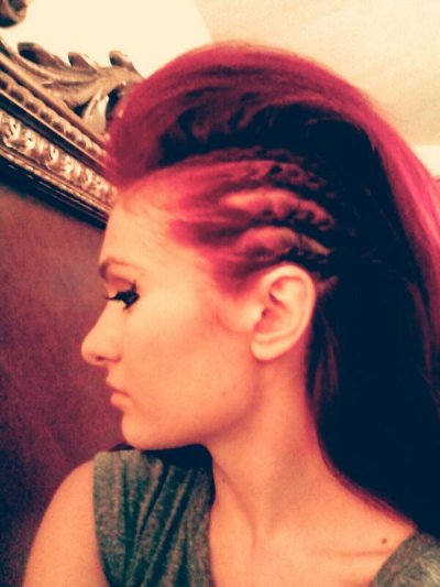 Watch Scarlett Bordeaux's leaked NSFW photo on TwXstars