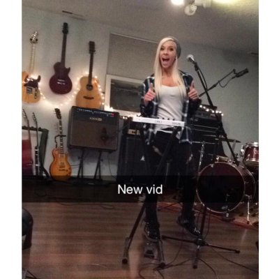 Watch Andie Case's leaked NSFW photo on TwXstars