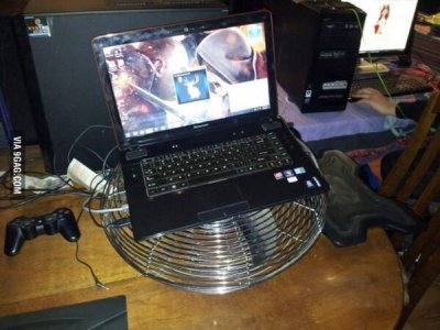 Watch Max Broecker's leaked NSFW photo on TwXstars