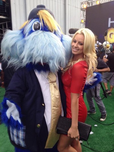 Watch Maryse Mizanin's leaked NSFW photo on TwXstars