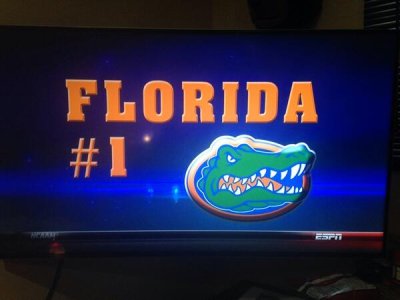 Watch Robert Vito's leaked NSFW photo on TwXstars