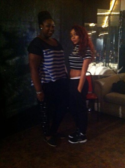 Watch Lezzy Lez's leaked NSFW photo on TwXstars