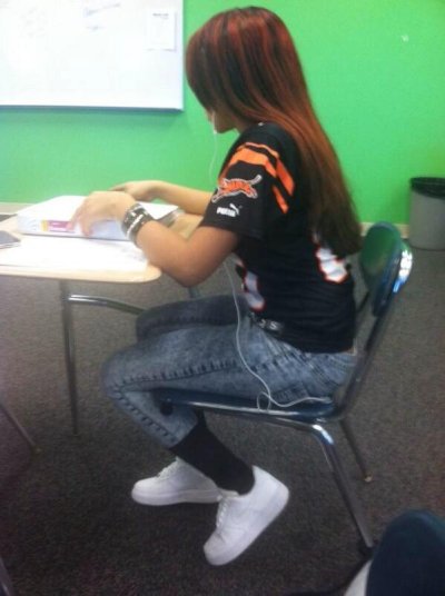 Watch Lezzy Lez's leaked NSFW photo on TwXstars