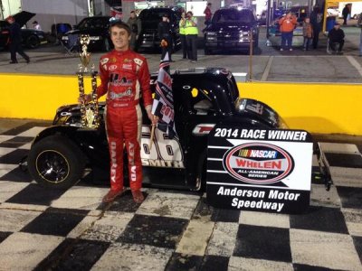 Watch Zane Smith's leaked NSFW photo on TwXstars