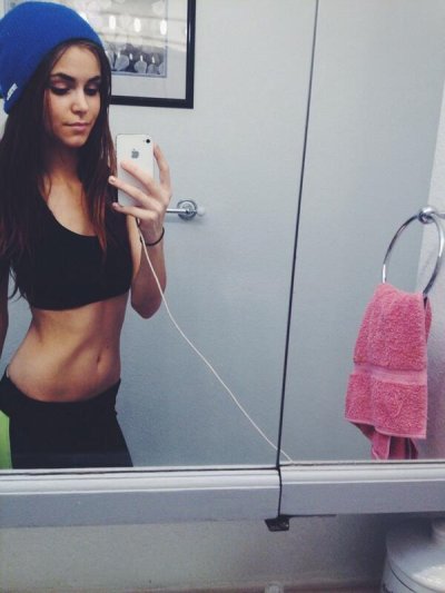 Watch Amberleigh West's leaked NSFW photo on TwXstars