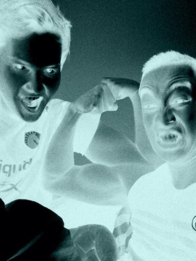 Watch Max Broecker's leaked NSFW photo on TwXstars