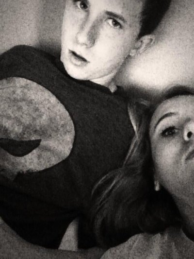 Watch Justin Hall's leaked NSFW photo on TwXstars