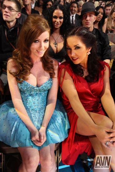 Watch Nikki Rhodes's leaked NSFW photo on TwXstars