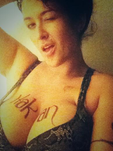 Watch Carmella Bing's leaked NSFW photo on TwXstars