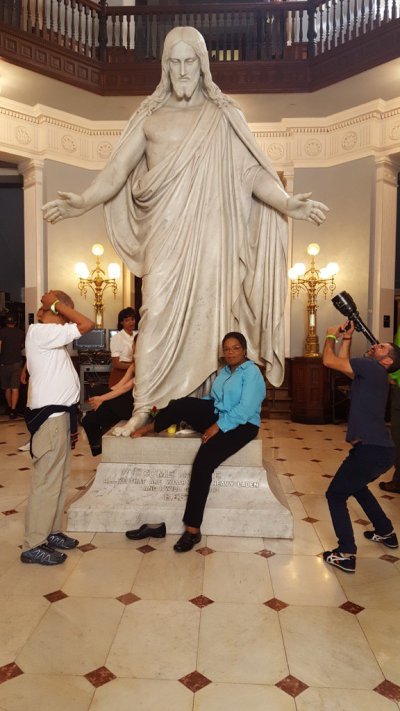 Watch Oprah Winfrey's leaked NSFW photo on TwXstars