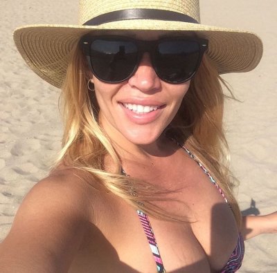 Watch Austin Taylor's leaked NSFW photo on TwXstars