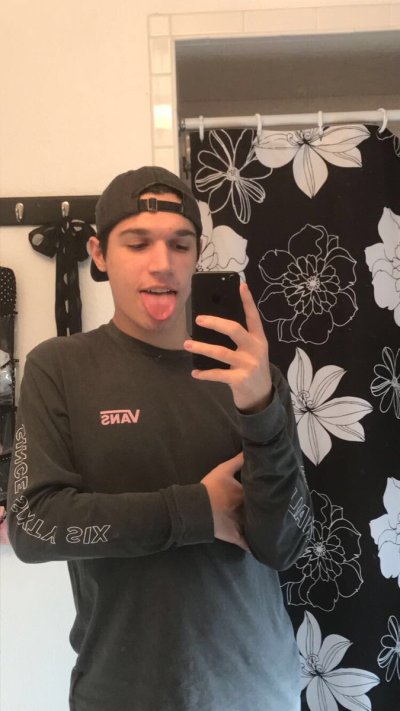 Watch mikey's leaked NSFW photo on TwXstars