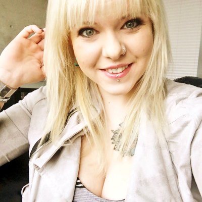 Watch LunaLove's leaked NSFW photo on TwXstars