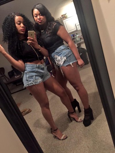 Watch brit.'s leaked NSFW photo on TwXstars