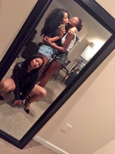 Watch brit.'s leaked NSFW photo on TwXstars