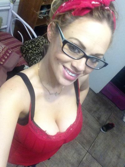 Watch Katie Kox's leaked NSFW photo on TwXstars