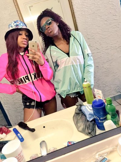 Watch brit.'s leaked NSFW photo on TwXstars