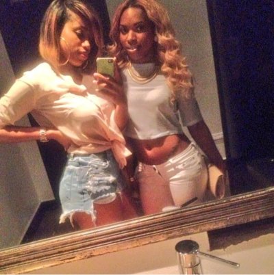 Watch brit.'s leaked NSFW photo on TwXstars