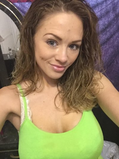 Watch Katie Kox's leaked NSFW photo on TwXstars