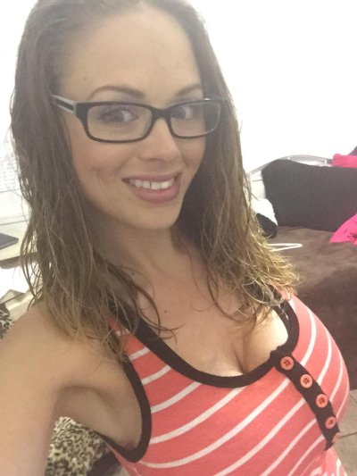 Watch Katie Kox's leaked NSFW photo on TwXstars