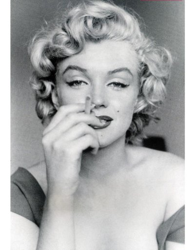 Watch Lottie Moss's leaked NSFW photo on TwXstars