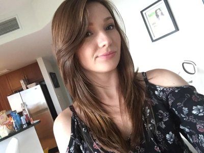 Watch Emma Ryder's leaked NSFW photo on TwXstars