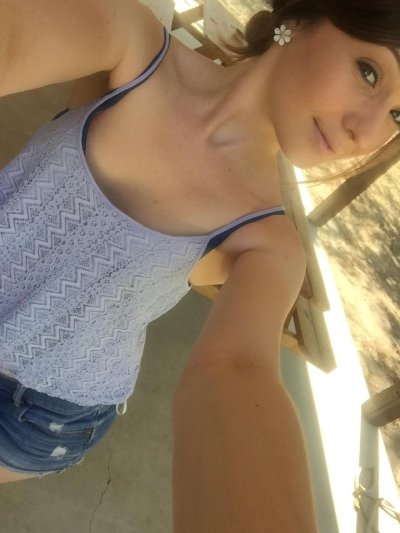 Watch Emma Ryder's leaked NSFW photo on TwXstars