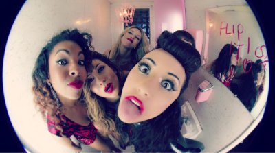 Watch Charlotte Devaney's leaked NSFW photo on TwXstars