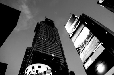 Watch DLS's leaked NSFW photo on TwXstars