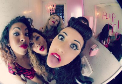 Watch Charlotte Devaney's leaked NSFW photo on TwXstars