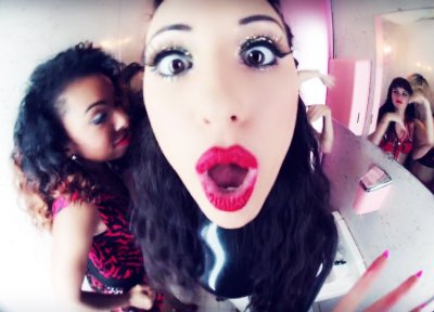 Watch Charlotte Devaney's leaked NSFW photo on TwXstars