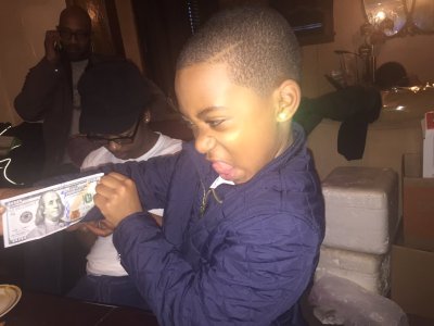 Watch Crump's leaked NSFW photo on TwXstars