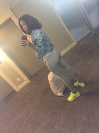 Watch Crump's leaked NSFW photo on TwXstars