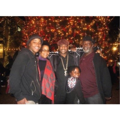 Watch Leon Thomas's leaked NSFW photo on TwXstars