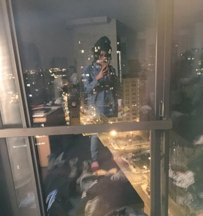 Watch D's leaked NSFW photo on TwXstars