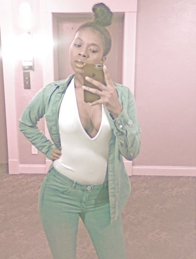 Watch Crump's leaked NSFW photo on TwXstars