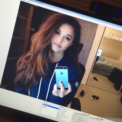 Watch RAE's leaked NSFW photo on TwXstars