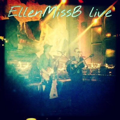 Watch Brit Sheridan's leaked NSFW photo on TwXstars