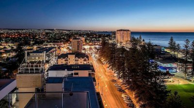 Watch South Australia's leaked NSFW photo on TwXstars