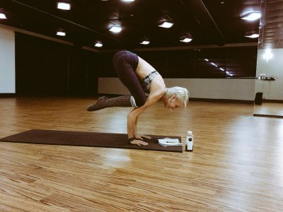 Watch Brit Sheridan's leaked NSFW photo on TwXstars