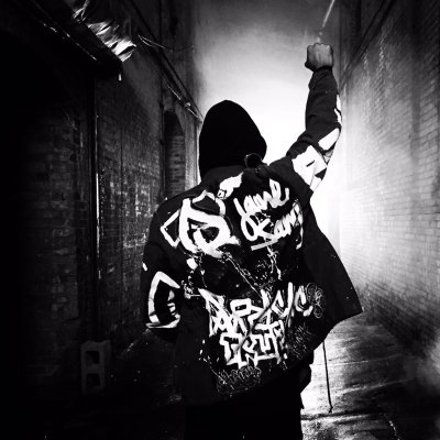 Watch SWIZZ BEATZ's leaked NSFW photo on TwXstars